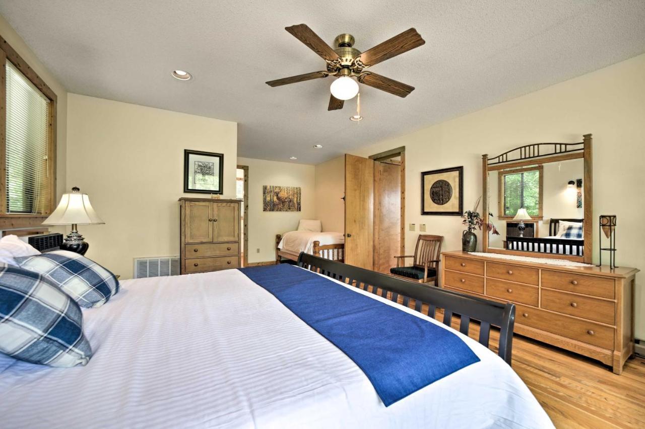 Vibrant Bryson City Home With Mtn Views And Deck! Luaran gambar