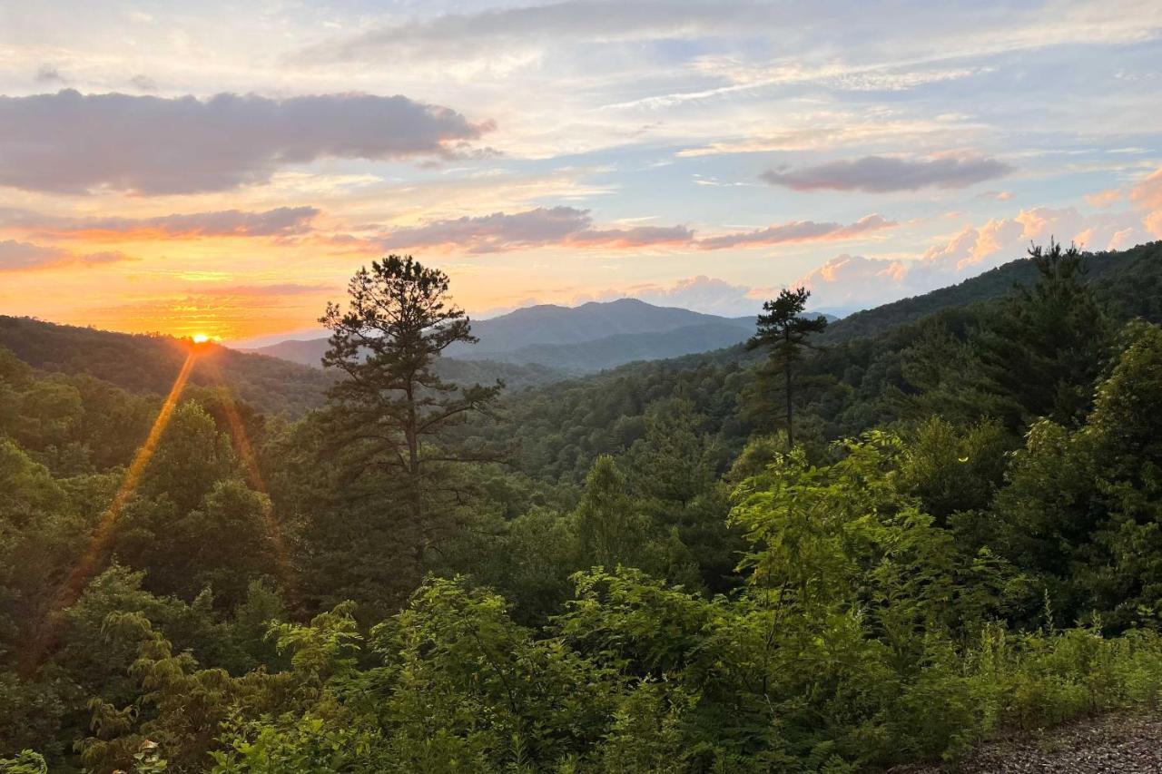 Vibrant Bryson City Home With Mtn Views And Deck! Luaran gambar